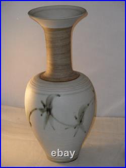 Sue Todd Kiln Lodge Studio Pottery Oriental Style Large Vase Great Design Piece Sue Todd Kiln Lodge Studio Pottery Oriental Style Large Vase Great Design Piece
