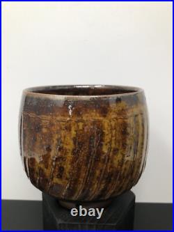 Svend Bayer @ Wenford Bridge Studio Pottery fluted Vase Treacle Glaze 11cm #2587