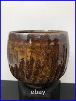 Svend Bayer @ Wenford Bridge Studio Pottery fluted Vase Treacle Glaze 11cm #2587