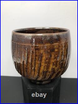 Svend Bayer @ Wenford Bridge Studio Pottery fluted Vase Treacle Glaze 11cm #2587