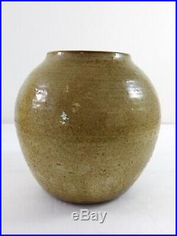 Toshiko Takaezu High Glaze Beige Vase Studio Art Pottery Signed Base 5.75 Inches