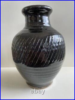 Very rare Miroslav Smísek OBE (1925 2013) studio pottery vase ex-Leach Potter